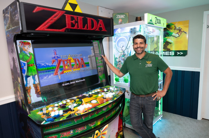zelda-collection-playing-with-arcade-game